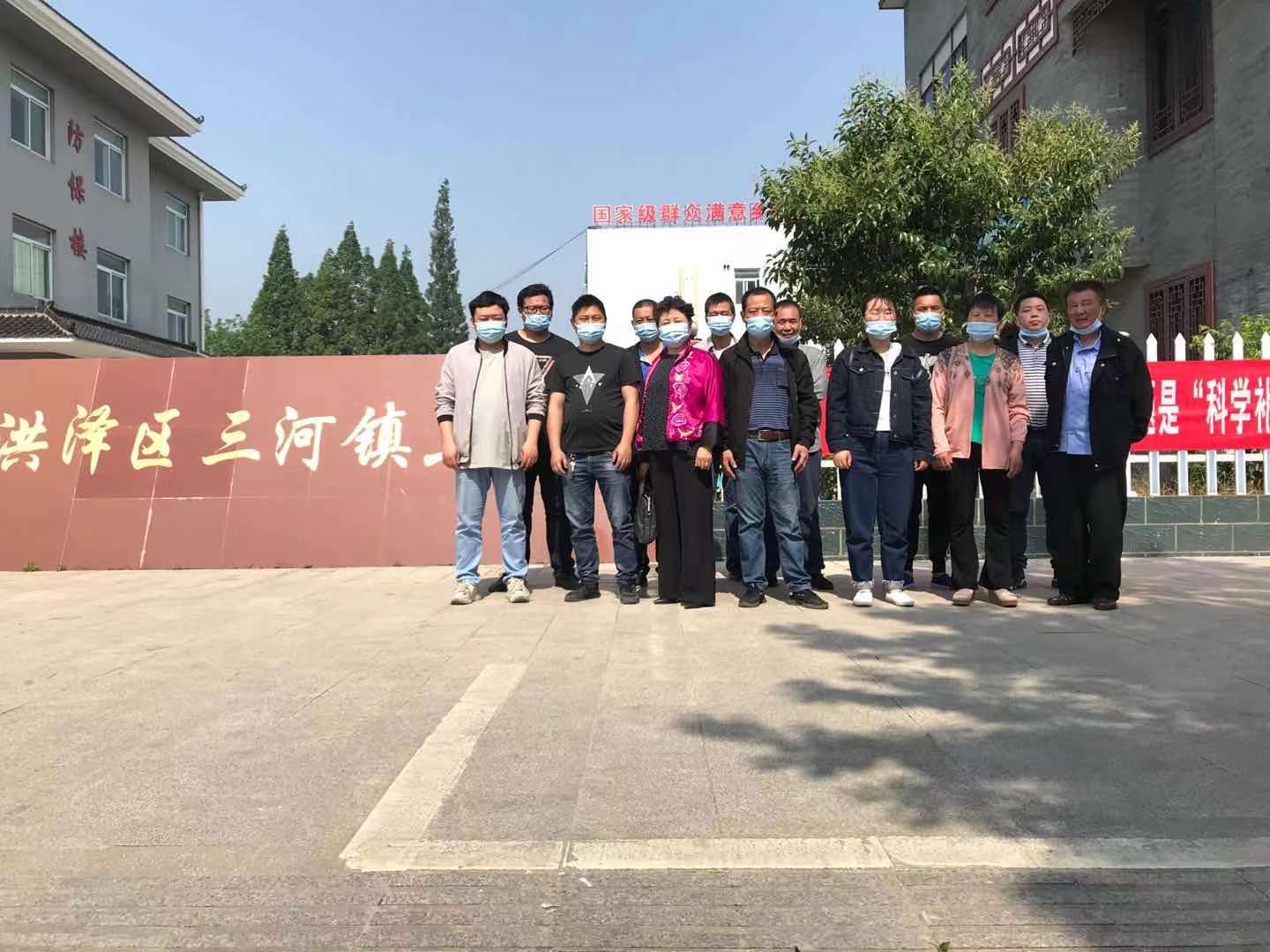 提供暖心接送專車！洪澤區(qū)三河鎮(zhèn)政府全力“護(hù)航”歐西員工疫苗接種